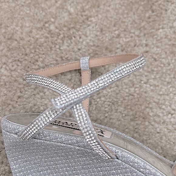 Badgley Mischka Silver Raegan Embellished Wedge Sandals NWOT - Picture 7 of 9